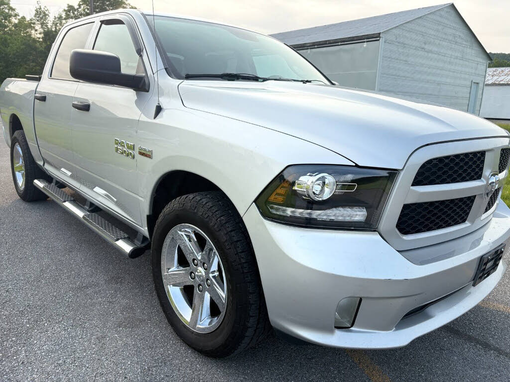 2015 RAM 1500 Express Crew Cab 4WD