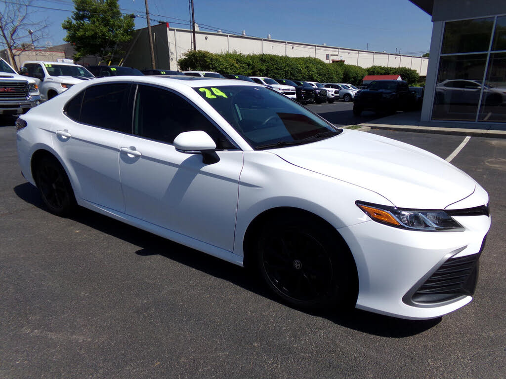 2024 Toyota Camry LE FWD