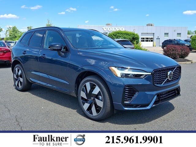 2025 Volvo XC60 Recharge T8 Plus Dark Theme eAWD