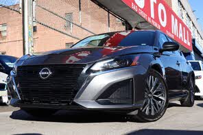 Nissan Altima 2.5 SV FWD