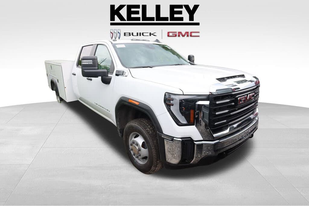 2025 GMC Sierra 3500HD Chassis Pro Crew Cab 4WD