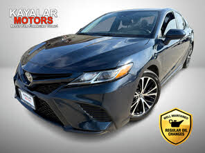Toyota Camry XLE FWD