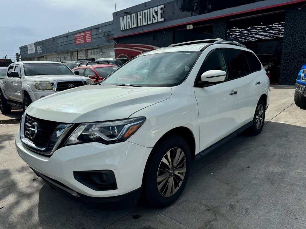 2019 Nissan Pathfinder SV FWD