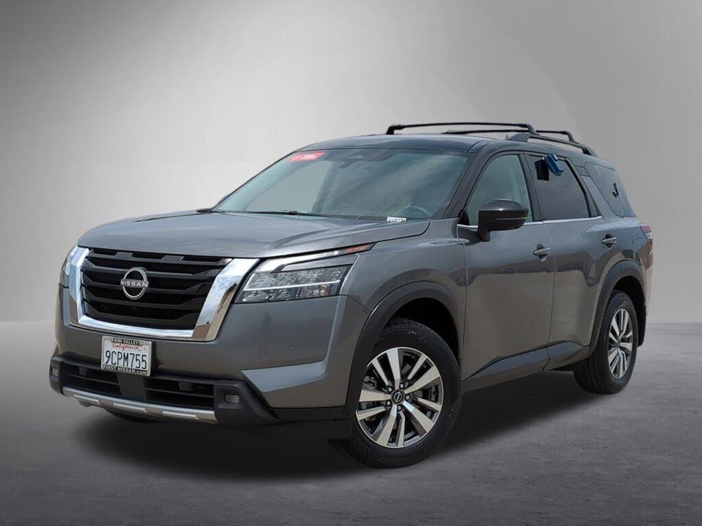 2022 Nissan Pathfinder SL FWD