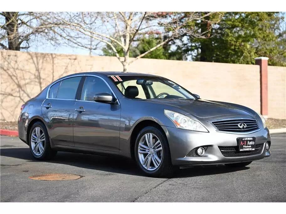 2011 INFINITI G25 Journey RWD