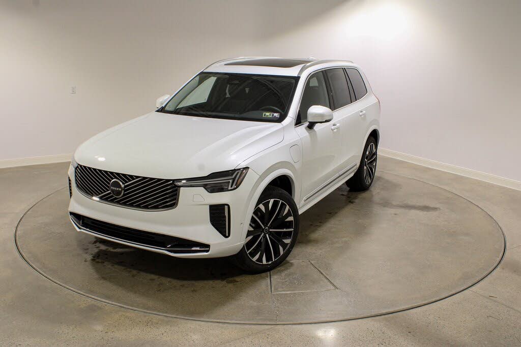 2025 Volvo XC90 Recharge T8 Plus Bright Theme 7-Passenger eAWD