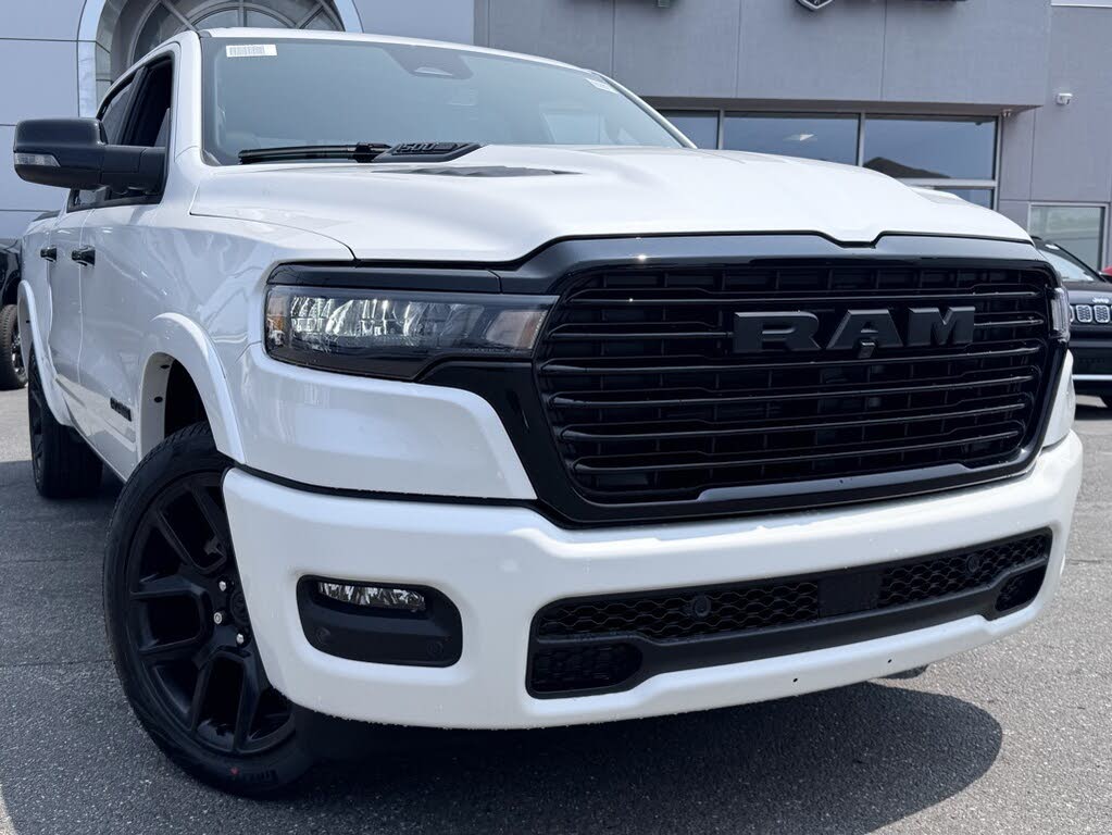 2025 RAM 1500 Laramie Crew Cab 4WD