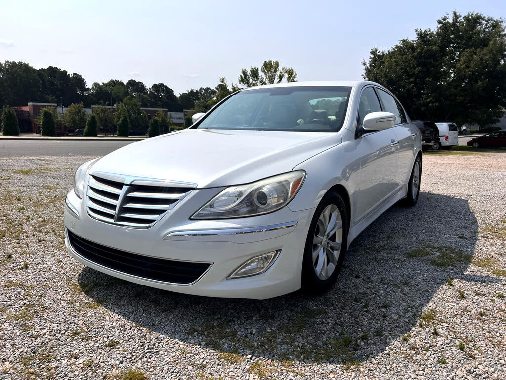 2012 Hyundai Genesis 3.8 RWD