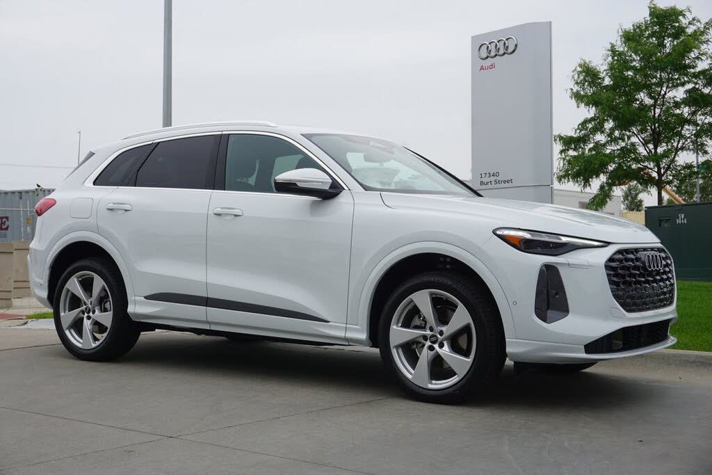 2025 Audi Q5 quattro Premium Plus 40 TFSI