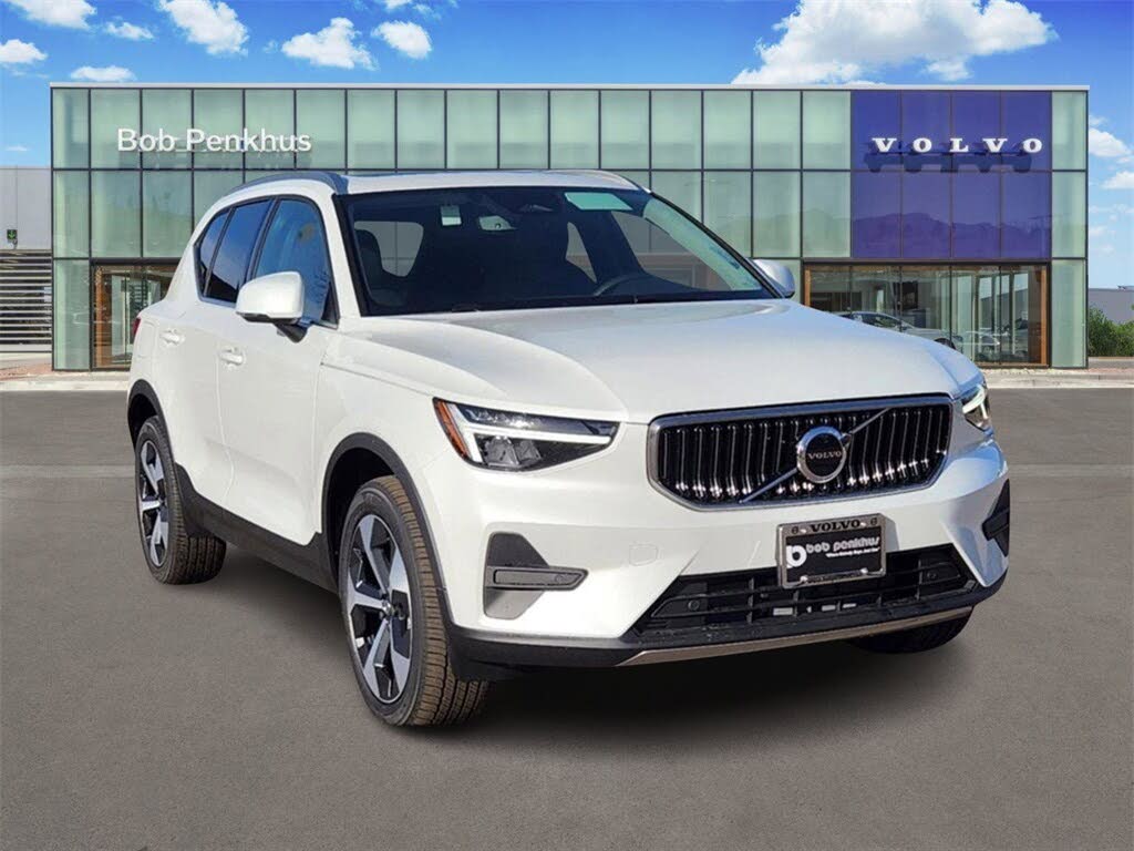 2025 Volvo XC40 B5 Core Bright Theme AWD