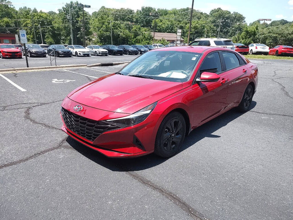 2023 Hyundai Elantra SEL FWD