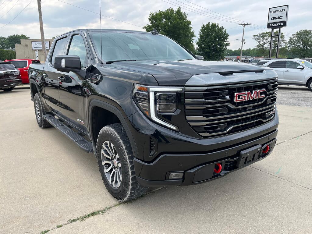 2023 GMC Sierra 1500 AT4 Crew Cab 4WD