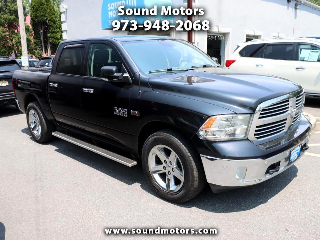 2016 RAM 1500 SLT Crew Cab 4WD