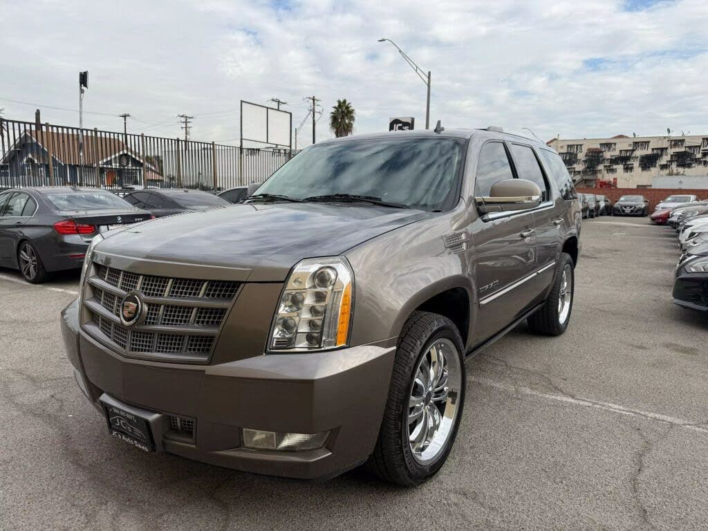 2013 Cadillac Escalade Premium RWD
