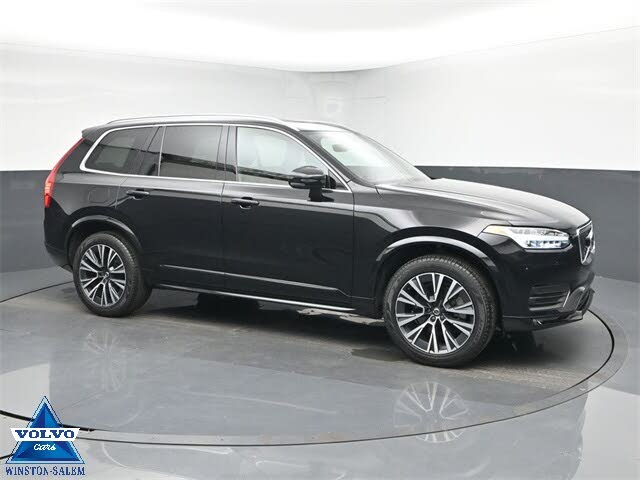 2022 Volvo XC90 T6 Momentum 7-Passenger AWD