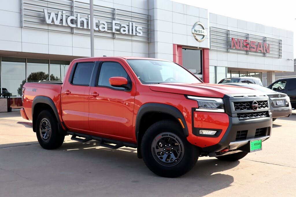 2025 Nissan Frontier PRO-4X Crew Cab 4WD