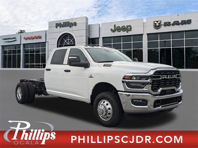 2025 RAM 3500 Chassis Tradesman Crew Cab LB DRW 4WD