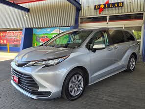Toyota Sienna LE 8-Passenger AWD