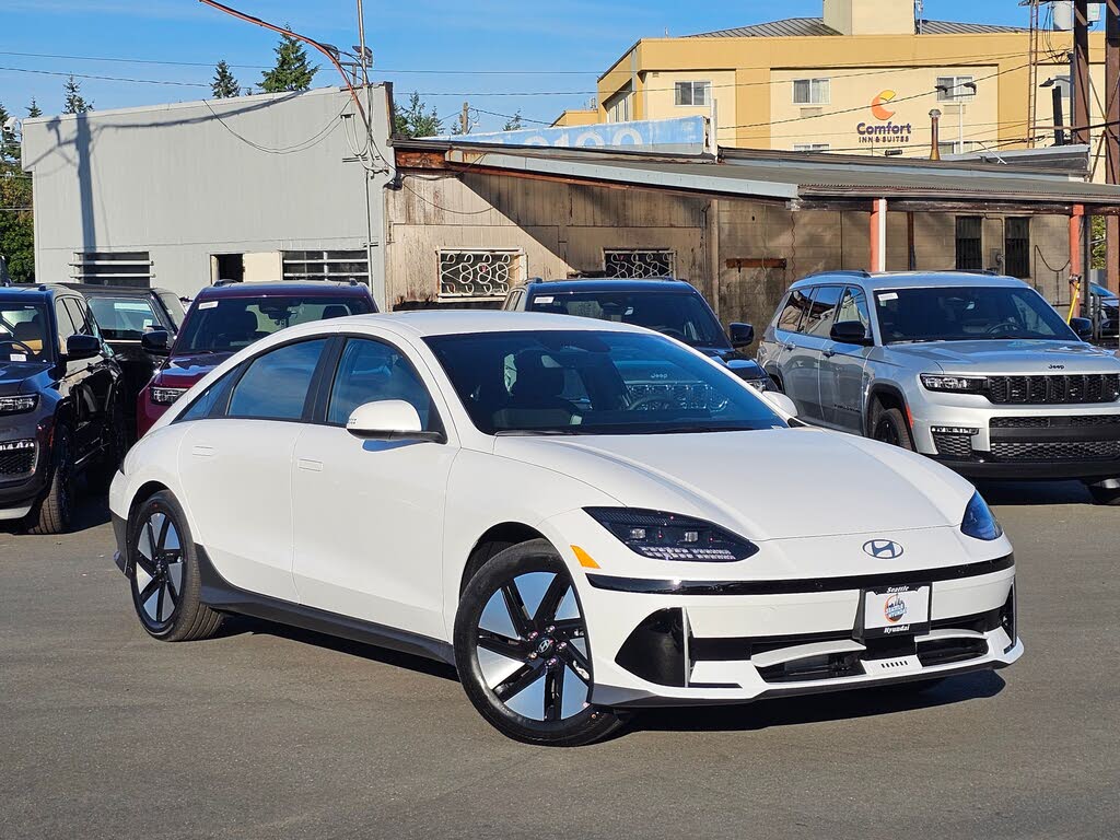 2025 Hyundai Ioniq 6 SE RWD