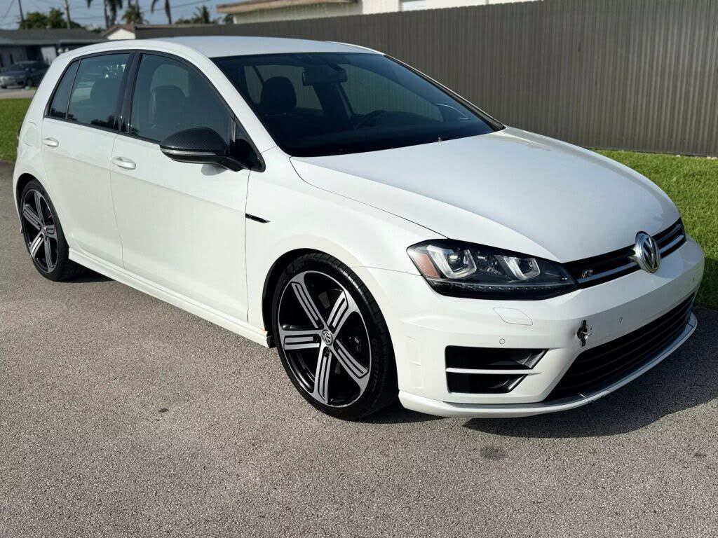 2016 Volkswagen Golf R 4-Door AWD