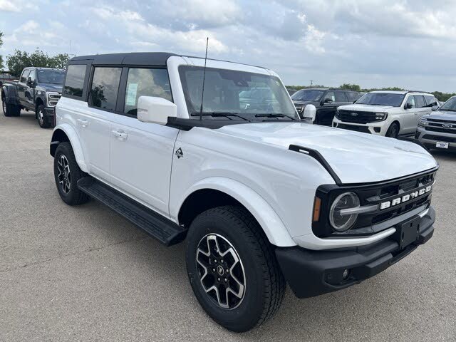 2025 Ford Bronco Outer Banks 4-Door 4WD