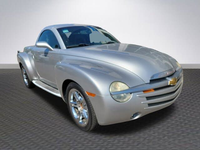 2004 Chevrolet SSR LS RWD