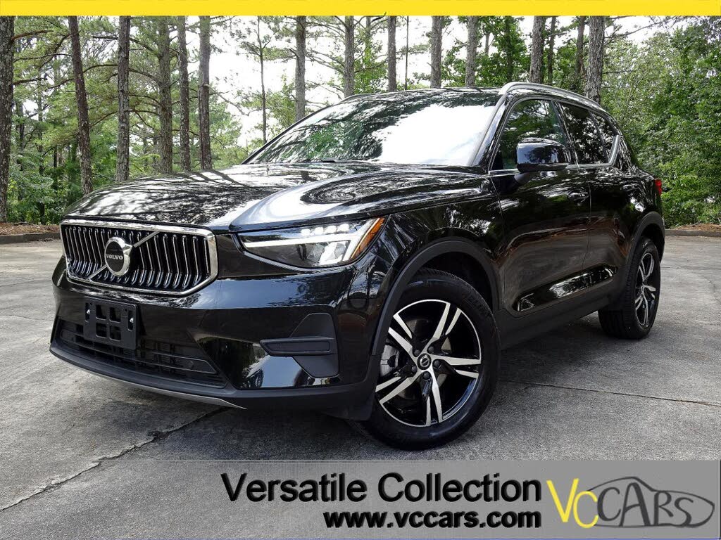 2025 Volvo XC40 B5 Core Bright Theme AWD