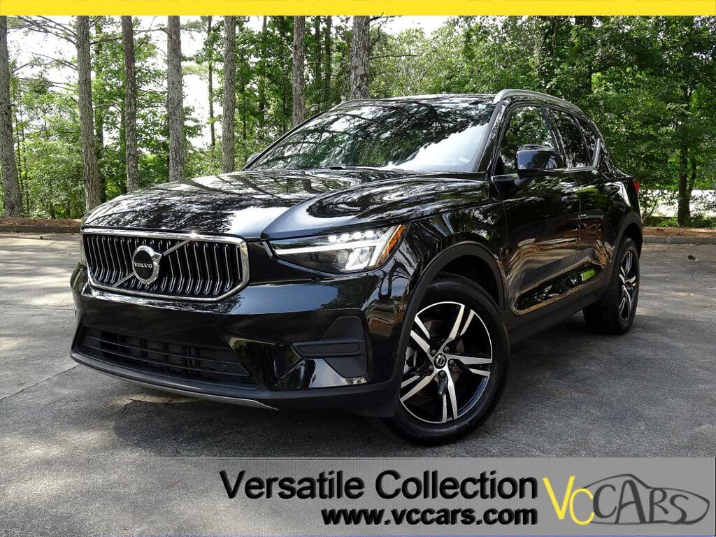 2025 Volvo XC40 B5 Core Bright Theme AWD