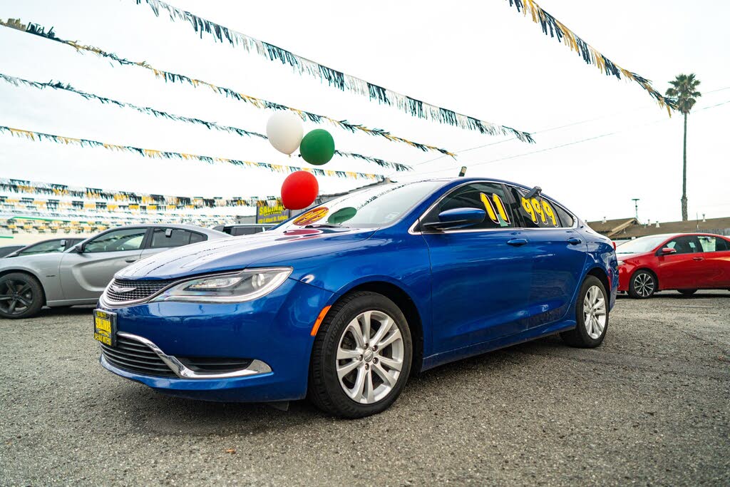 2015 Chrysler 200 Limited Sedan FWD