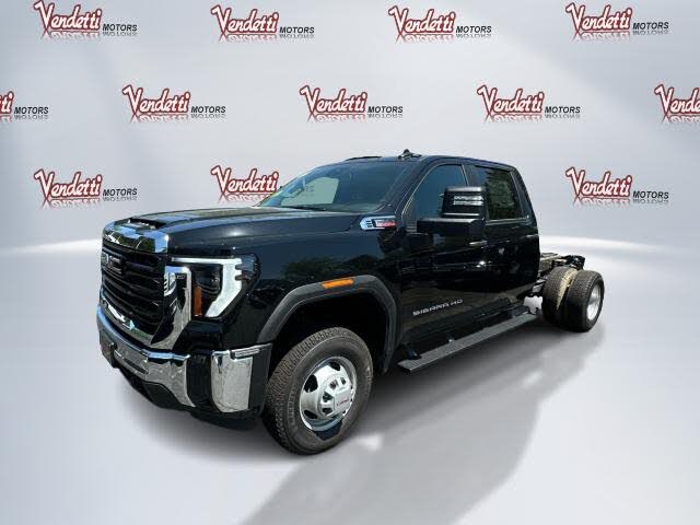 2025 GMC Sierra 3500HD Chassis Pro Crew Cab 4WD