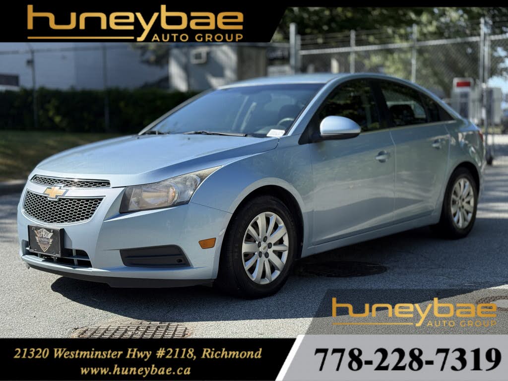 2011 Chevrolet Cruze 1LT Sedan FWD