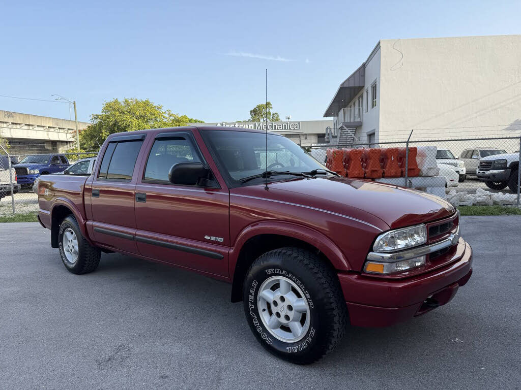 2004 Chevrolet S-10 LS Crew Cab 4WD