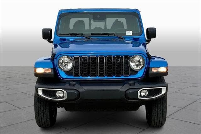 2023 Jeep Gladiator Willys Crew Cab 4WD