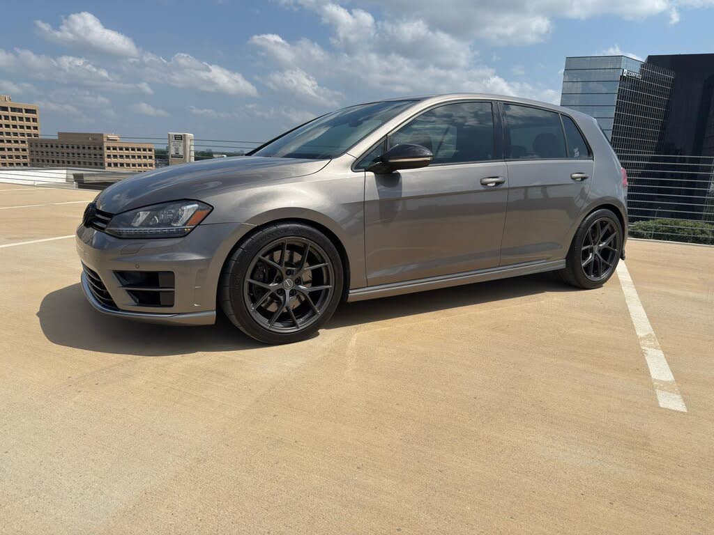 2015 Volkswagen Golf R AWD with DCC and Navigation