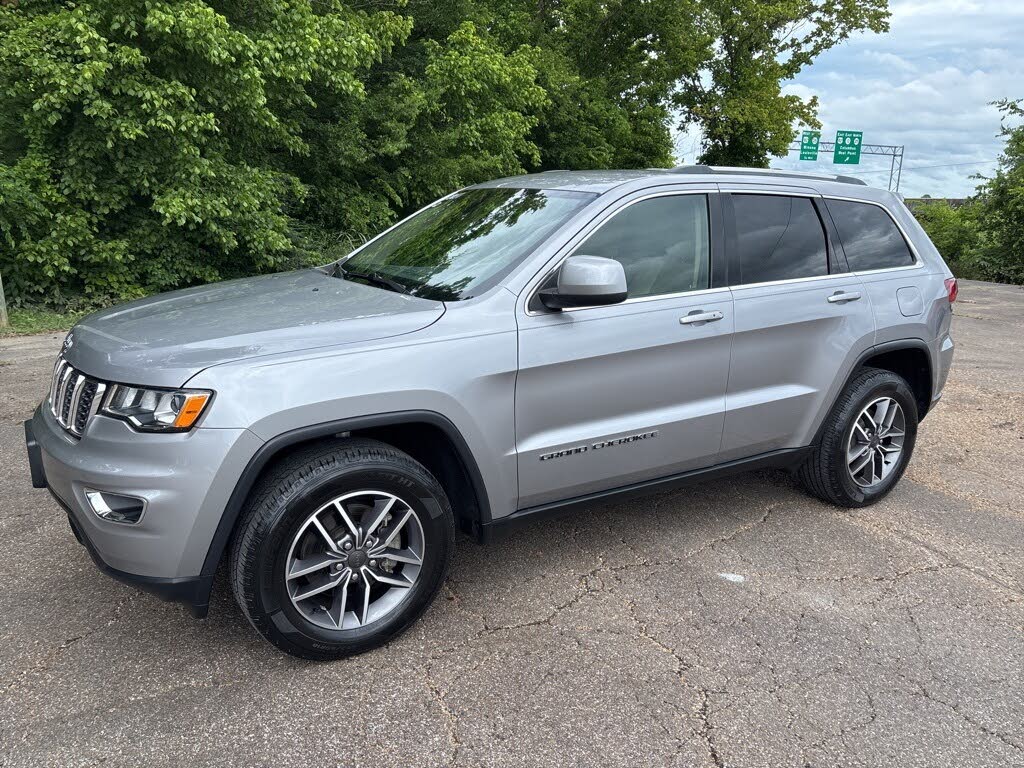2020 Jeep Grand Cherokee Laredo E RWD