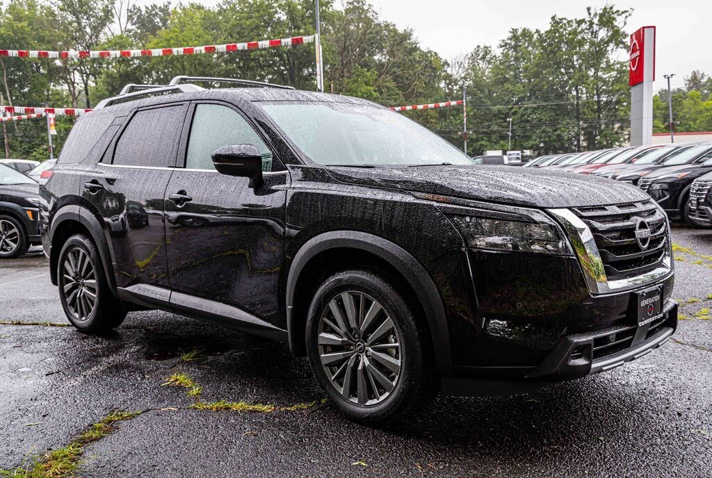 2025 Nissan Pathfinder SL 4WD