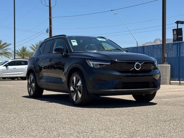 2025 Volvo EX40 Core RWD