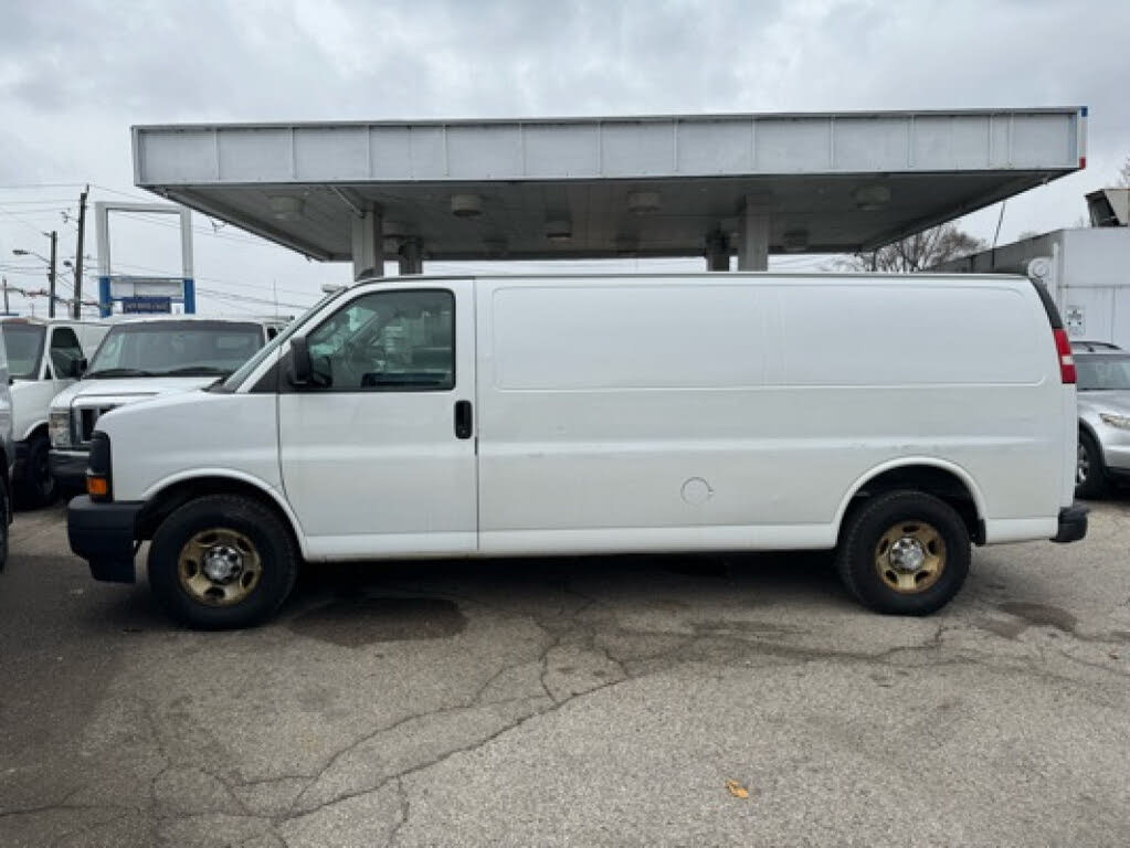 2017 Chevrolet Express Cargo 2500 Extended RWD