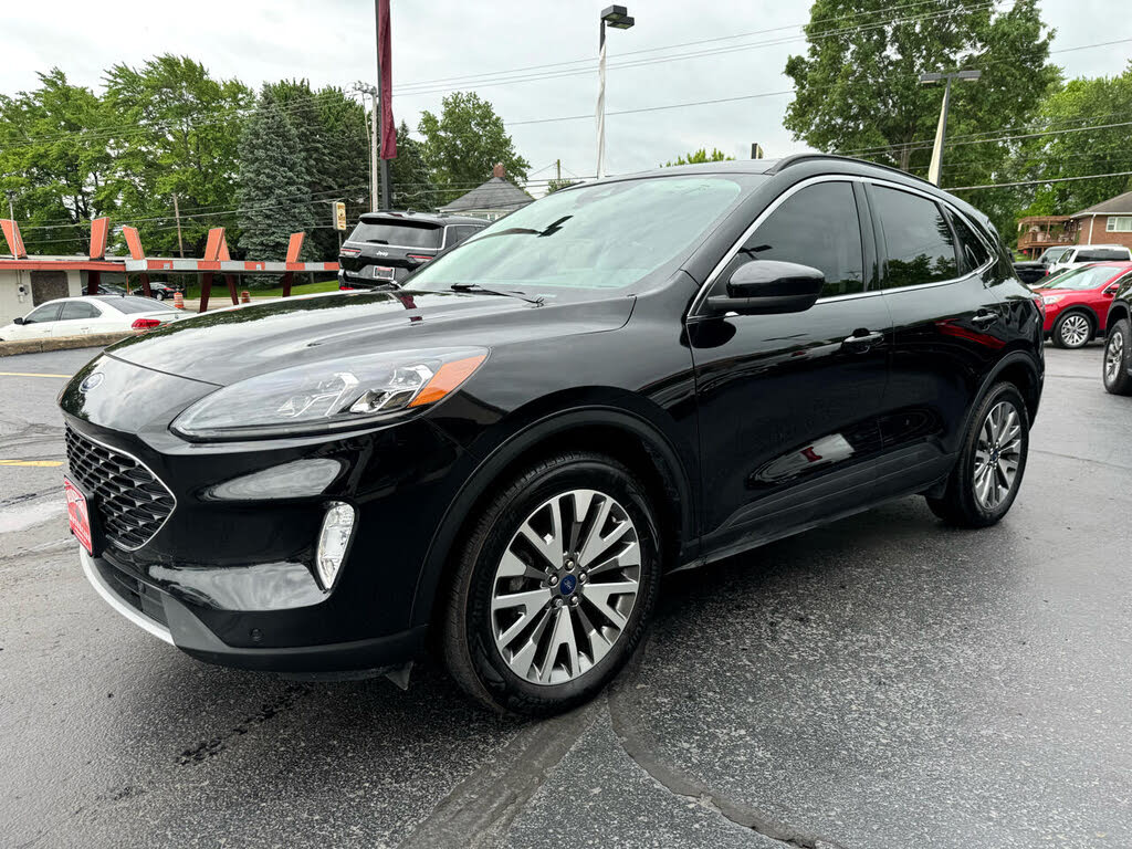 2022 Ford Escape Titanium AWD