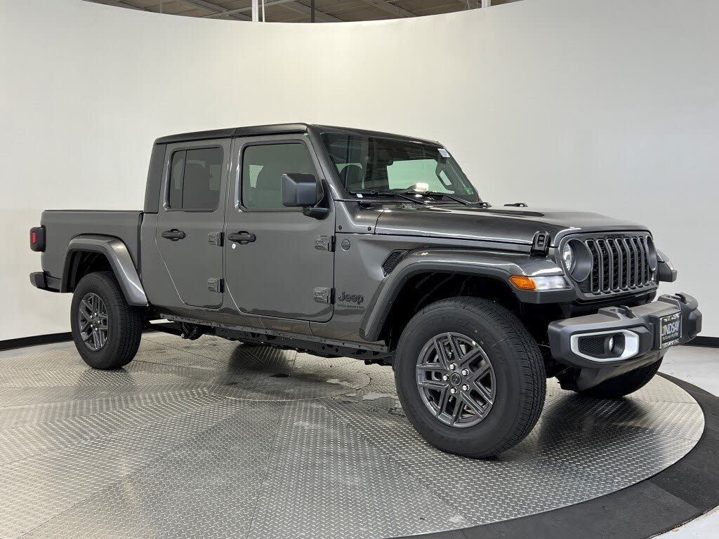 2025 Jeep Gladiator Sport S Crew Cab 4WD