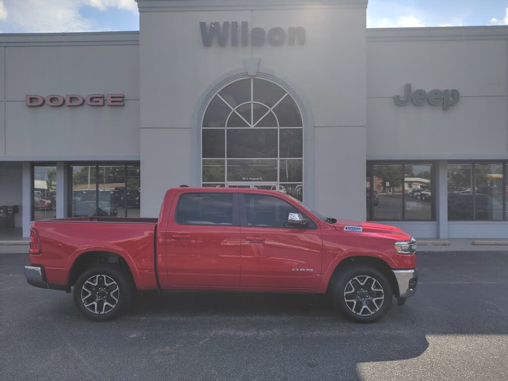 2025 RAM 1500 Laramie Crew Cab 4WD