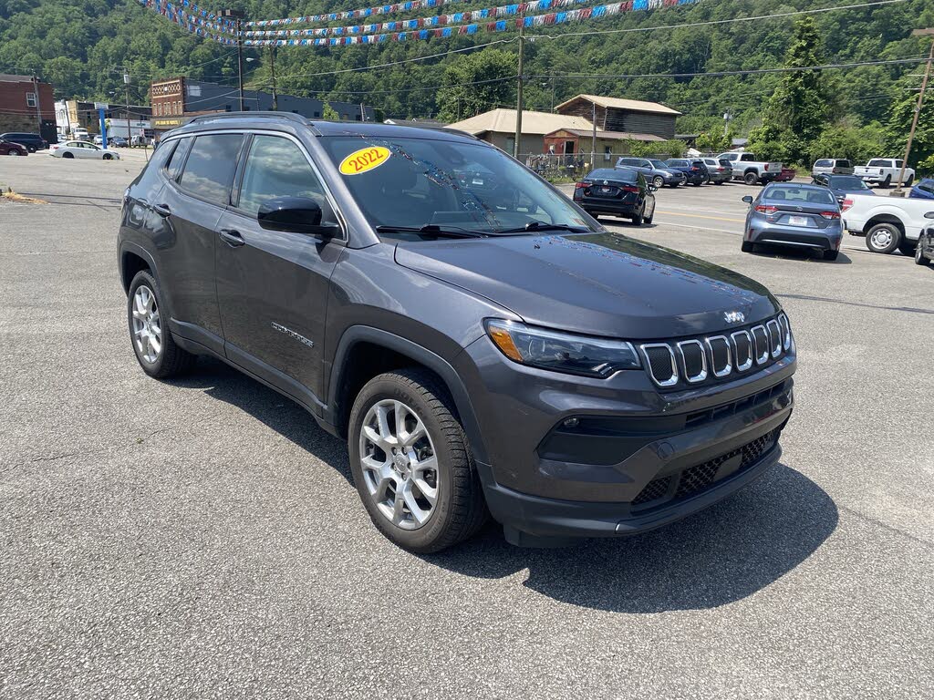 2022 Jeep Compass Latitude Lux 4WD