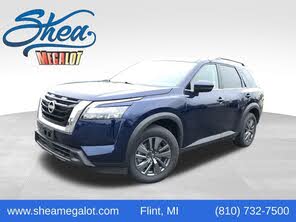 Nissan Pathfinder SV 4WD