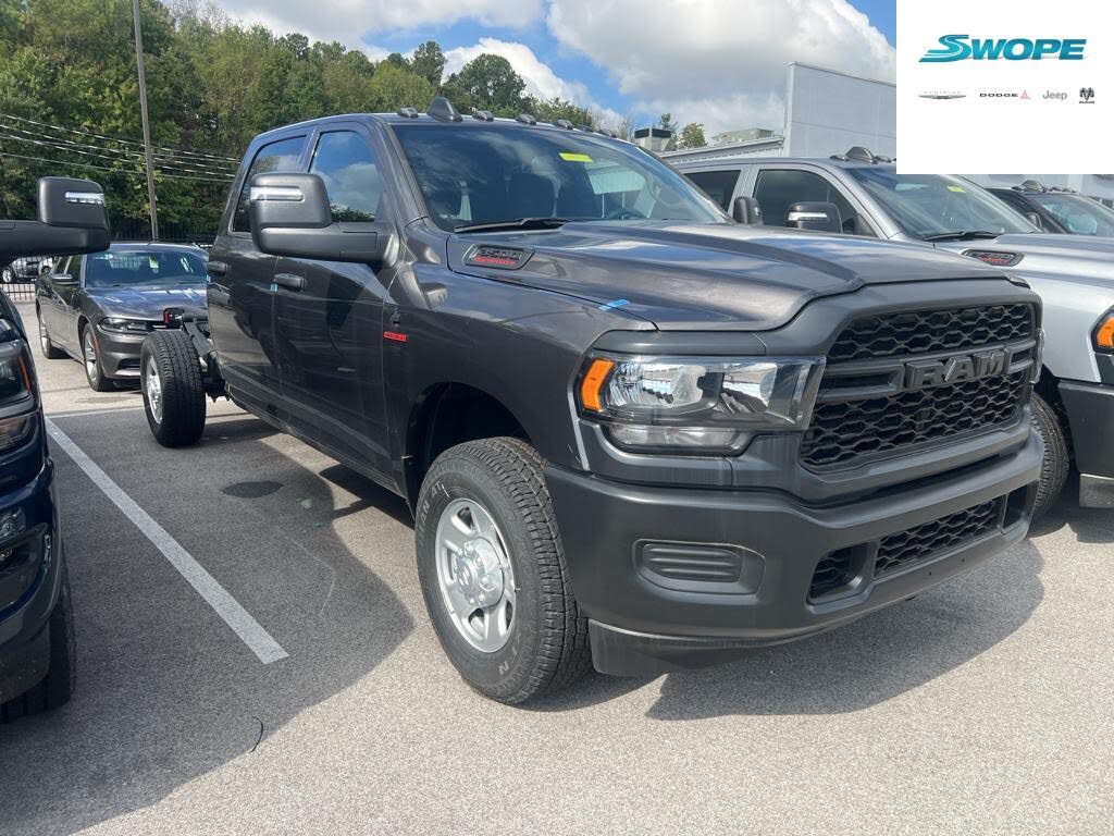 2024 RAM 3500 Chassis Tradesman Crew Cab LB RWD