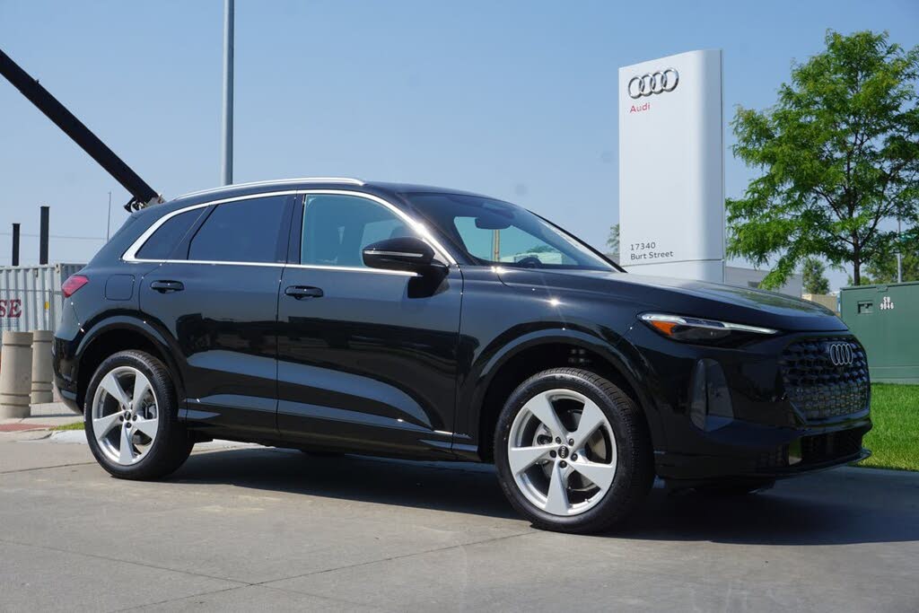 2025 Audi Q5 quattro Premium Plus 40 TFSI