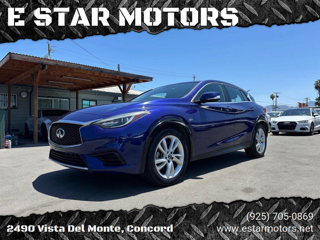 2017 INFINITI QX30 Sport FWD