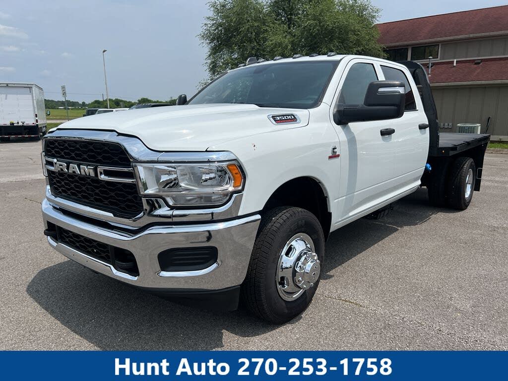 2024 RAM 3500 Chassis Tradesman Crew Cab LB DRW 4WD