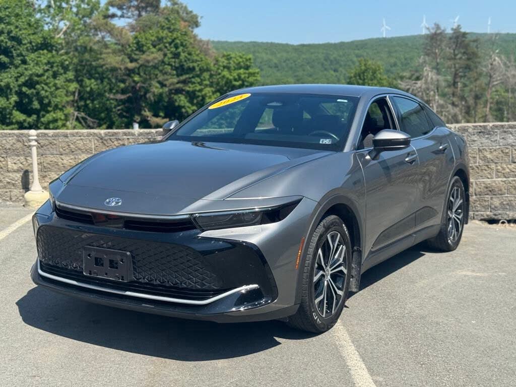 2023 Toyota Crown XLE AWD