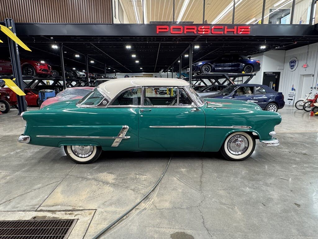 1953 Ford Crestline Victoria Hardtop
