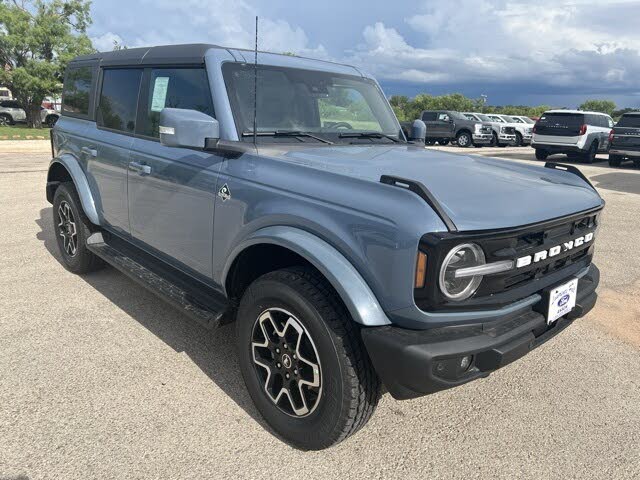 2025 Ford Bronco Outer Banks 4-Door 4WD